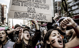 Contra o retrocesso na educação